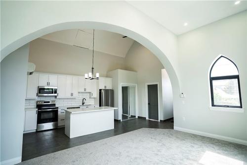 130 Elgin Street|Unit #6 (Upper), Brantford, ON - Indoor Photo Showing Kitchen