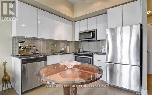 2017 - 30 Shore Breeze Drive, Toronto (Mimico), ON - Indoor Photo Showing Kitchen