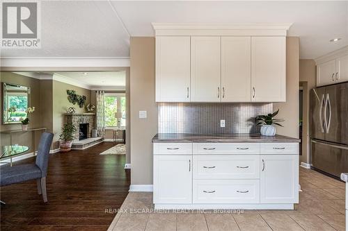 30 Rosewood Avenue, Welland, ON - Indoor Photo Showing Kitchen