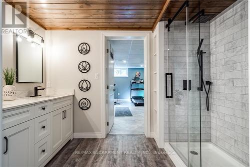 30 Rosewood Avenue, Welland, ON - Indoor Photo Showing Bathroom