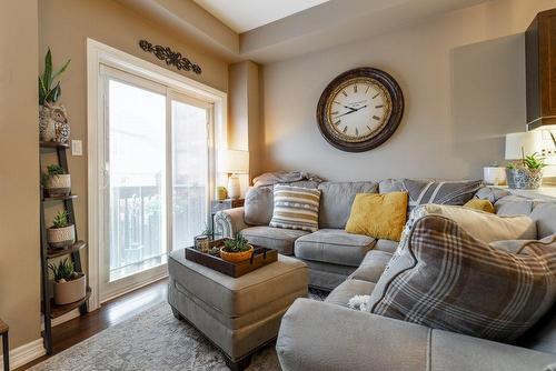 89 Nisbet Boulevard, Hamilton, ON - Indoor Photo Showing Living Room