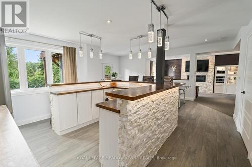 89 Foxtail Court, Halton Hills (Georgetown), ON - Indoor Photo Showing Kitchen