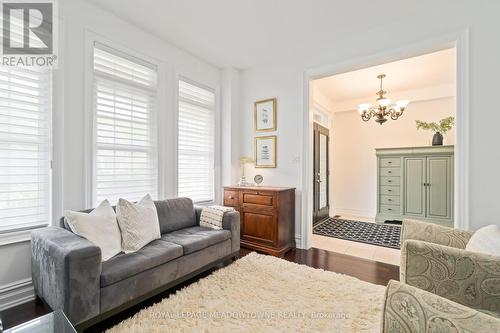 89 Foxtail Court, Halton Hills (Georgetown), ON - Indoor Photo Showing Living Room