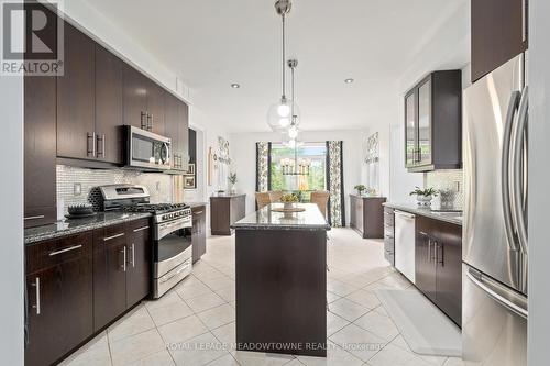 89 Foxtail Court, Halton Hills (Georgetown), ON - Indoor Photo Showing Kitchen With Stainless Steel Kitchen With Upgraded Kitchen