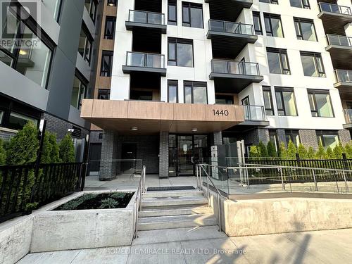 615 - 1440 Clarriage Court, Milton (Ford), ON - Outdoor With Balcony With Facade