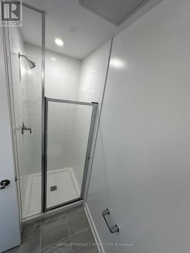 615 - 1440 Clarriage Court, Milton (Ford), ON - Indoor Photo Showing Bathroom