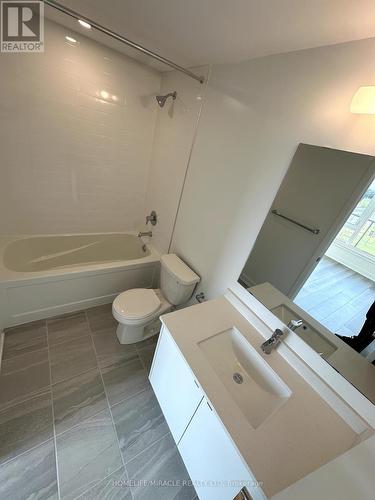 615 - 1440 Clarriage Court, Milton (Ford), ON - Indoor Photo Showing Bathroom