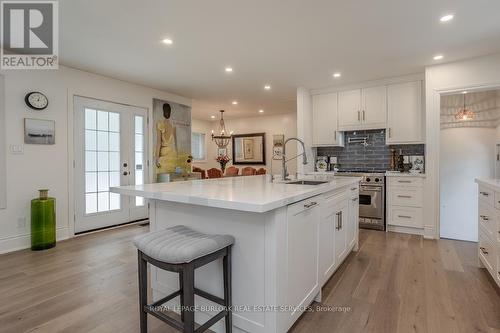 483 Walnut Crescent, Burlington (Roseland), ON - Indoor Photo Showing Kitchen With Upgraded Kitchen