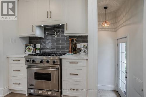 483 Walnut Crescent, Burlington (Roseland), ON - Indoor Photo Showing Kitchen With Upgraded Kitchen