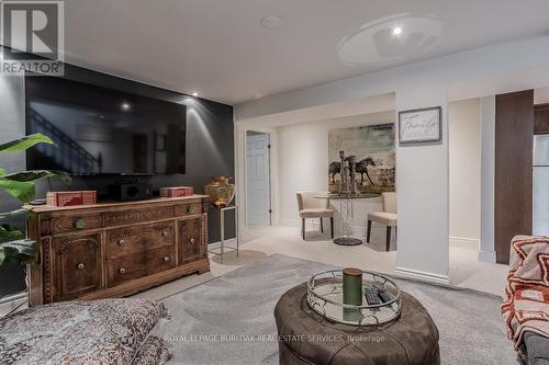 483 Walnut Crescent, Burlington (Roseland), ON - Indoor Photo Showing Living Room