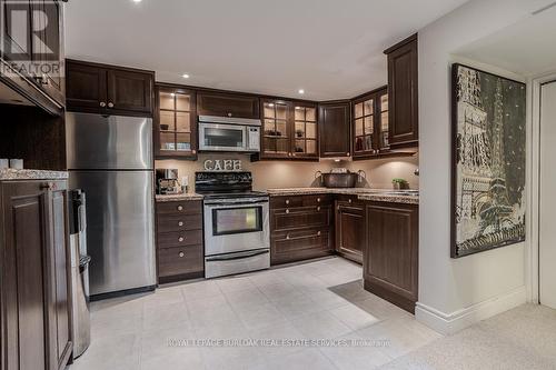 483 Walnut Crescent, Burlington (Roseland), ON - Indoor Photo Showing Kitchen With Stainless Steel Kitchen