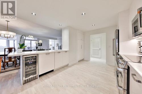 801 - 1477 Lakeshore Road, Burlington (Brant), ON - Indoor Photo Showing Kitchen