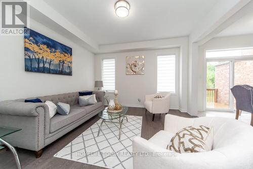 9 Hickling Lane, Ajax (Northwest Ajax), ON - Indoor Photo Showing Living Room