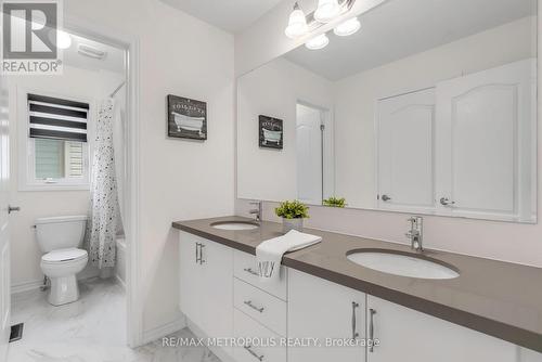 135 Connell Drive, Georgina (Keswick North), ON - Indoor Photo Showing Bathroom