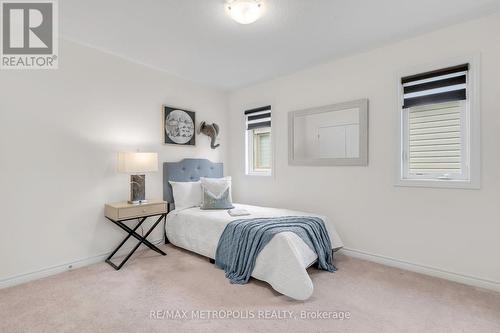 135 Connell Drive, Georgina (Keswick North), ON - Indoor Photo Showing Bedroom