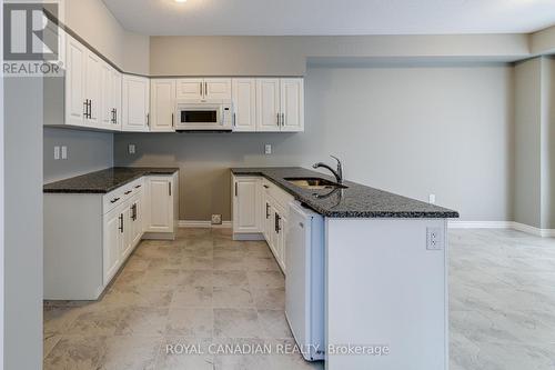 1048 Wright Drive, Midland, ON - Indoor Photo Showing Kitchen