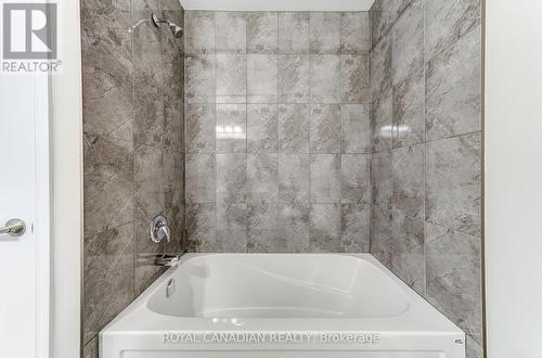 1048 Wright Drive, Midland, ON - Indoor Photo Showing Bathroom