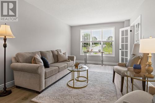 123 Creekwood Drive, Peterborough (Otonabee), ON - Indoor Photo Showing Living Room