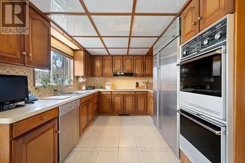 23 Balding Court, Toronto (St. Andrew-Windfields), ON - Indoor Photo Showing Kitchen