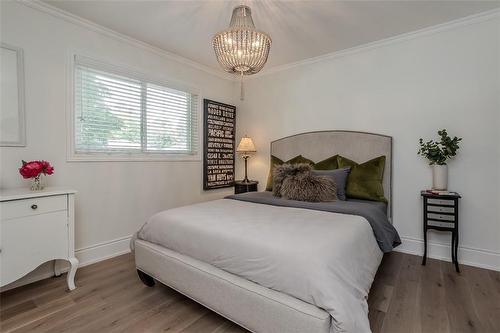 483 Walnut Crescent, Burlington, ON - Indoor Photo Showing Bedroom