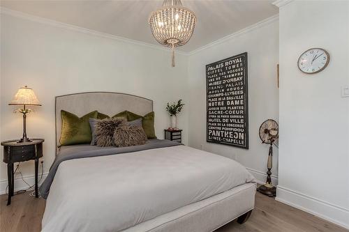 483 Walnut Crescent, Burlington, ON - Indoor Photo Showing Bedroom