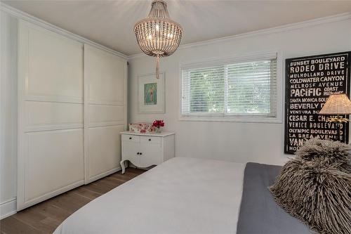 483 Walnut Crescent, Burlington, ON - Indoor Photo Showing Bedroom