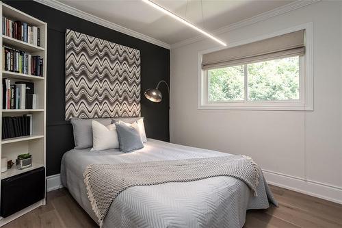 483 Walnut Crescent, Burlington, ON - Indoor Photo Showing Bedroom