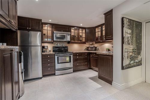 483 Walnut Crescent, Burlington, ON - Indoor Photo Showing Kitchen With Stainless Steel Kitchen