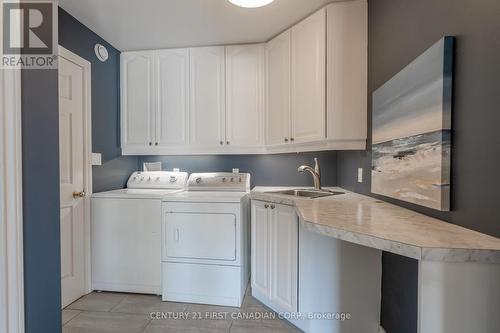 66 Valleyview Crescent, Thames Centre (Dorchester), ON - Indoor Photo Showing Laundry Room