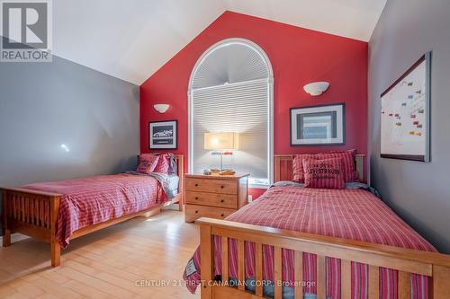 66 Valleyview Crescent, Thames Centre (Dorchester), ON - Indoor Photo Showing Bedroom