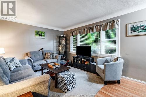 119 John Street, Chatham, ON - Indoor Photo Showing Living Room