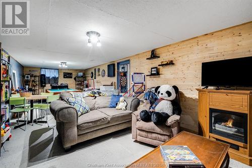 119 John Street, Chatham, ON - Indoor Photo Showing Living Room With Fireplace