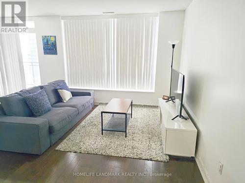 2006 - 33 Sheppard Avenue E, Toronto (Willowdale East), ON - Indoor Photo Showing Living Room