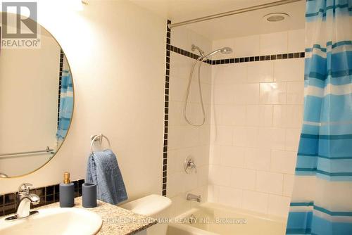 2006 - 33 Sheppard Avenue E, Toronto (Willowdale East), ON - Indoor Photo Showing Bathroom