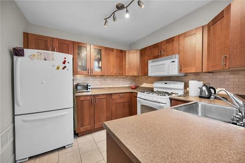 113 Ewen Road, Hamilton, ON - Indoor Photo Showing Kitchen