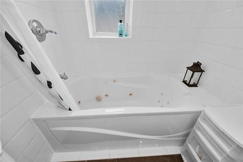 113 Ewen Road, Hamilton, ON - Indoor Photo Showing Bathroom