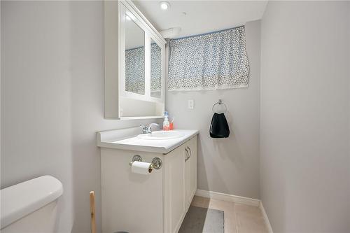 113 Ewen Road, Hamilton, ON - Indoor Photo Showing Bathroom