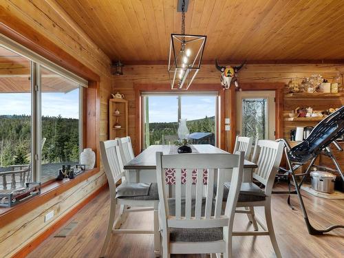 8510 Tranquille Criss Crk Road, Kamloops, BC - Indoor Photo Showing Dining Room