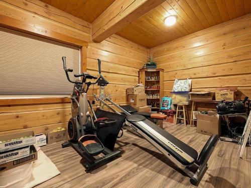 8510 Tranquille Criss Crk Road, Kamloops, BC - Indoor Photo Showing Gym Room