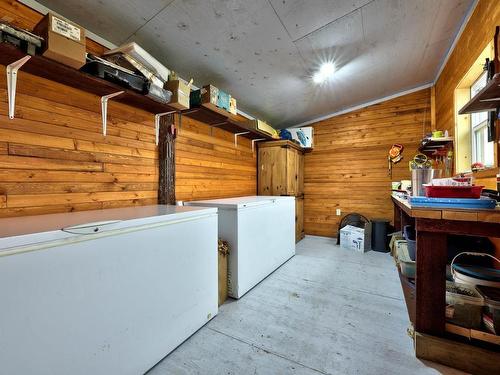 8510 Tranquille Criss Crk Road, Kamloops, BC - Indoor Photo Showing Laundry Room