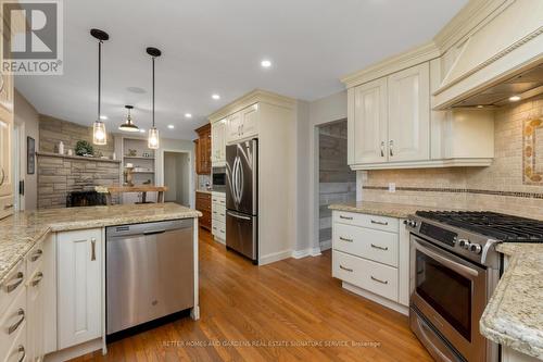 12596 22 Side Road, Halton Hills (Limehouse), ON - Indoor Photo Showing Kitchen With Upgraded Kitchen