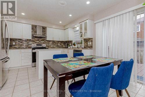 Upper - 5547 Northrise Road, Mississauga (Central Erin Mills), ON - Indoor Photo Showing Kitchen With Upgraded Kitchen