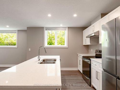 106-17 Centre St, Orangeville, ON - Indoor Photo Showing Kitchen With Double Sink