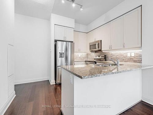 520-1185 The Queensway, Toronto, ON - Indoor Photo Showing Kitchen With Upgraded Kitchen