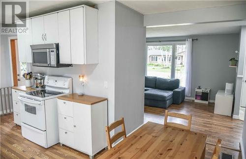 110 Bessborough Street, Deep River, ON - Indoor Photo Showing Kitchen