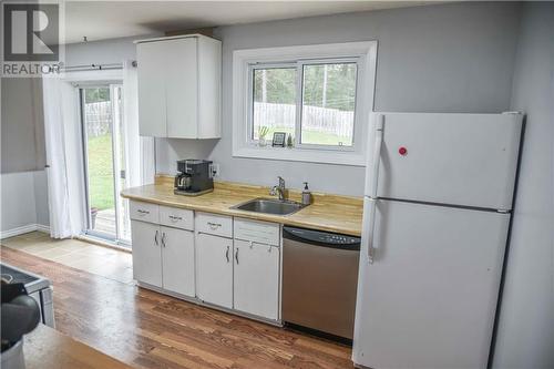 110 Bessborough Street, Deep River, ON - Indoor Photo Showing Kitchen