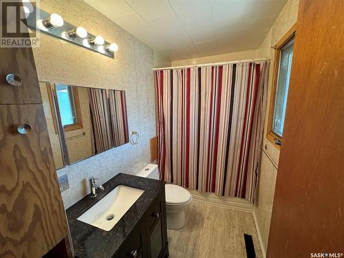 668 2Nd Avenue Ne, Preeceville, SK - Indoor Photo Showing Bathroom