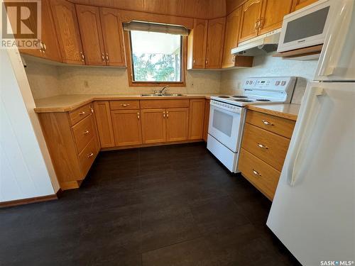 668 2Nd Avenue Ne, Preeceville, SK - Indoor Photo Showing Kitchen With Double Sink