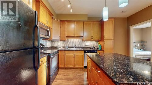 106 2102 Heseltine Road, Regina, SK - Indoor Photo Showing Kitchen