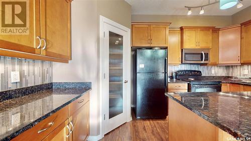 106 2102 Heseltine Road, Regina, SK - Indoor Photo Showing Kitchen